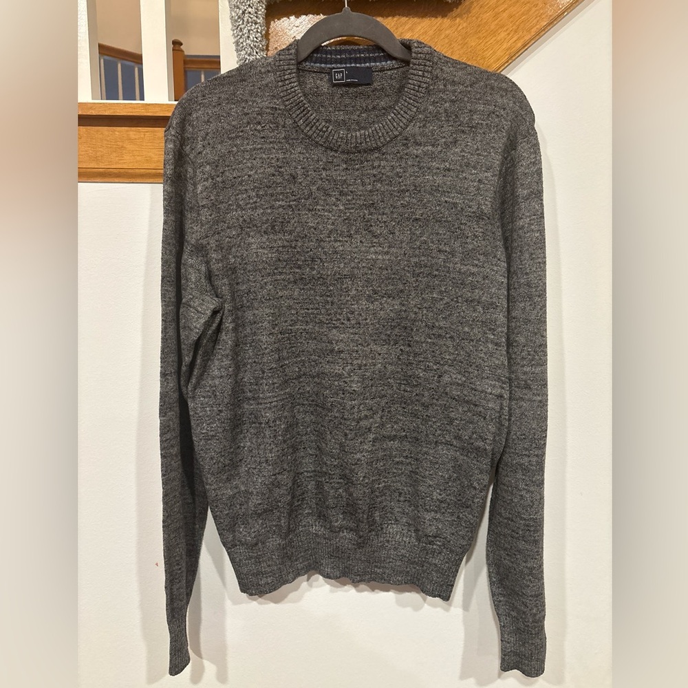 Gap Classic Crewneck Sweater in Grey - Men’s Large